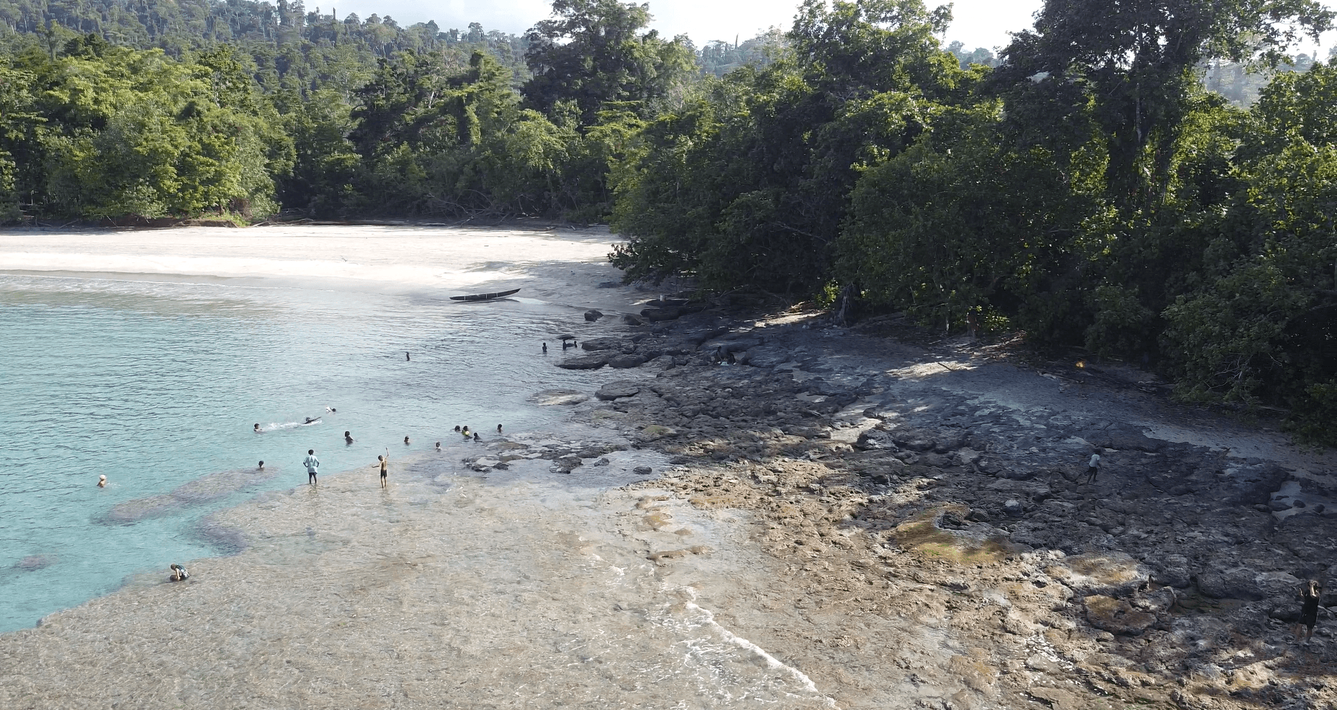 Foto Panorama Udara Kampung Meyes